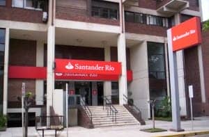 El Banco Santander propone a veces acuerdos extrajudiciales antes de llegar a los juicios por Valores Santander FUENTE commons.wikimedia.org